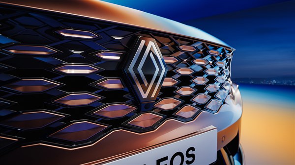 New Renault Koleos - signature grille